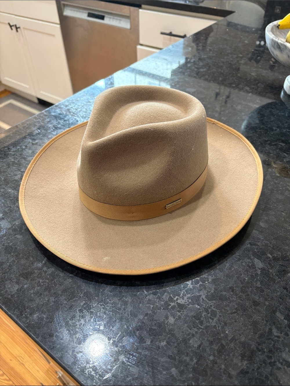 Wide-Brim Felt Fedora Hat in Camel